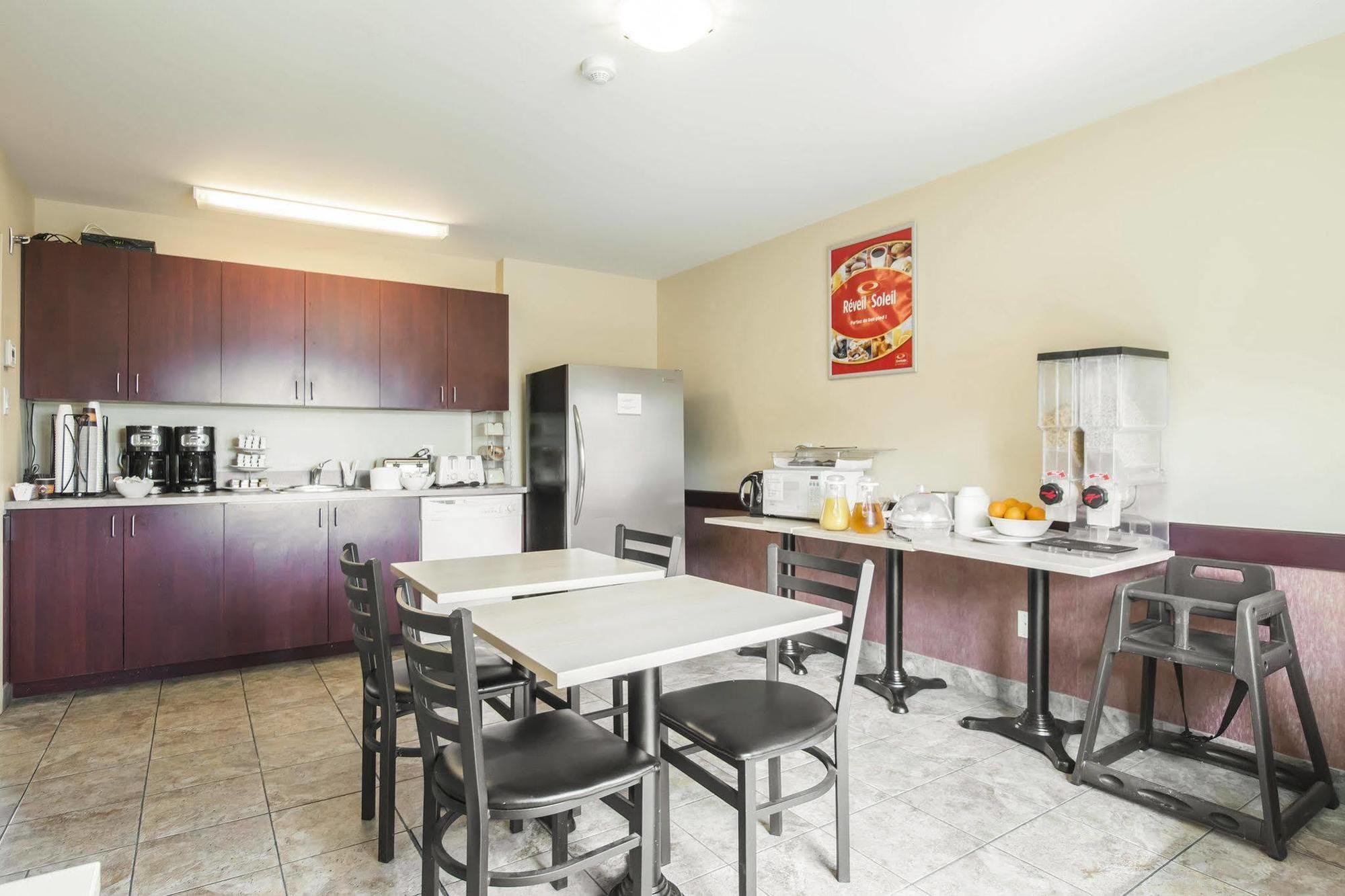 Repotel Lévis Екстериор снимка